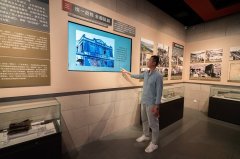 展廳機(jī)器人