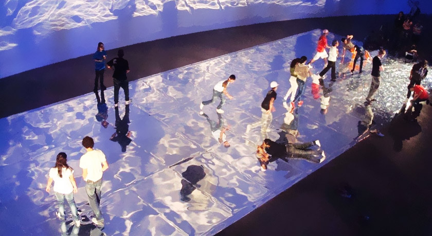 廣場(chǎng)中的地面互動(dòng)投影 廣場(chǎng)中的地面互動(dòng)投影