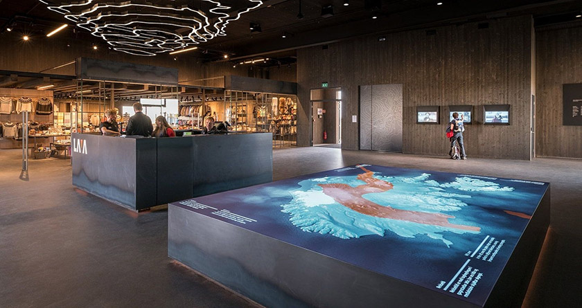 氣象科普館中的數(shù)字沙盤(pán) 氣象科普館中的數(shù)字沙盤(pán)