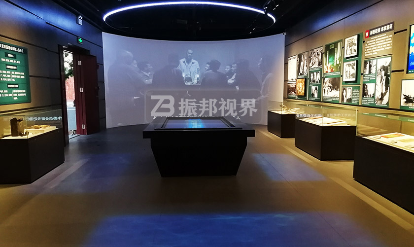 博物館展廳中的墻面互動投影 博物館展廳中的墻面互動投影