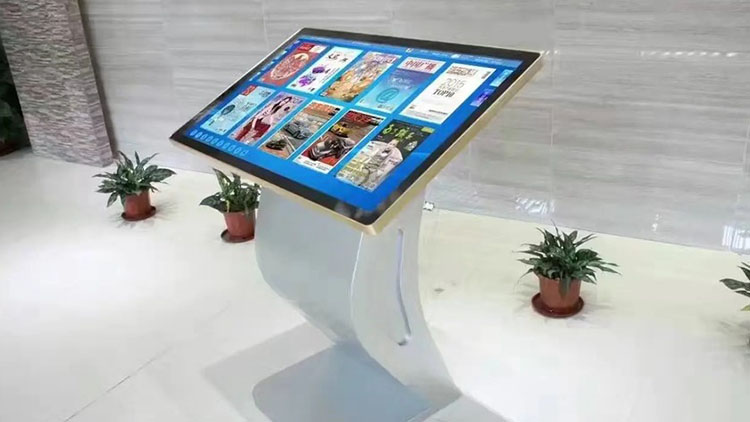 觸摸一體機(jī)