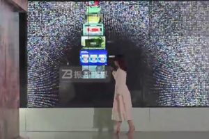 展廳機(jī)器人