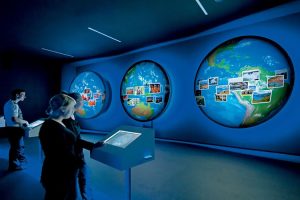 展廳機(jī)器人