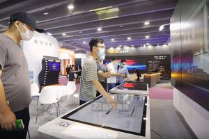 展廳機(jī)器人